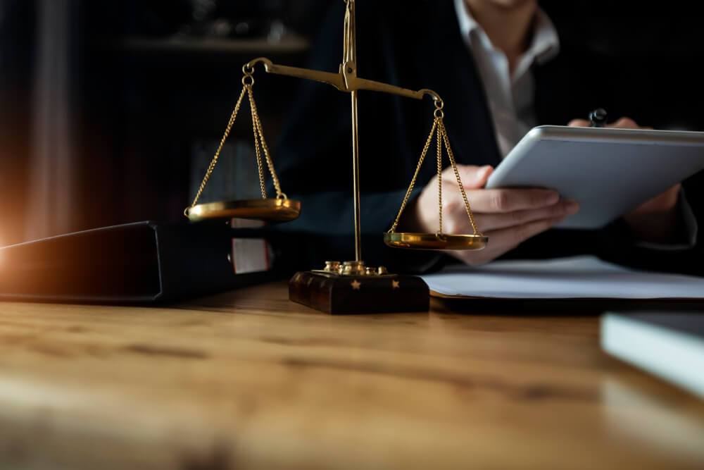 When Should I Hire an Employment Lawyer?
